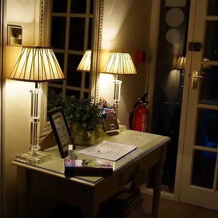Brookfield House 4*