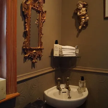 Guest house Brookfield House 4*